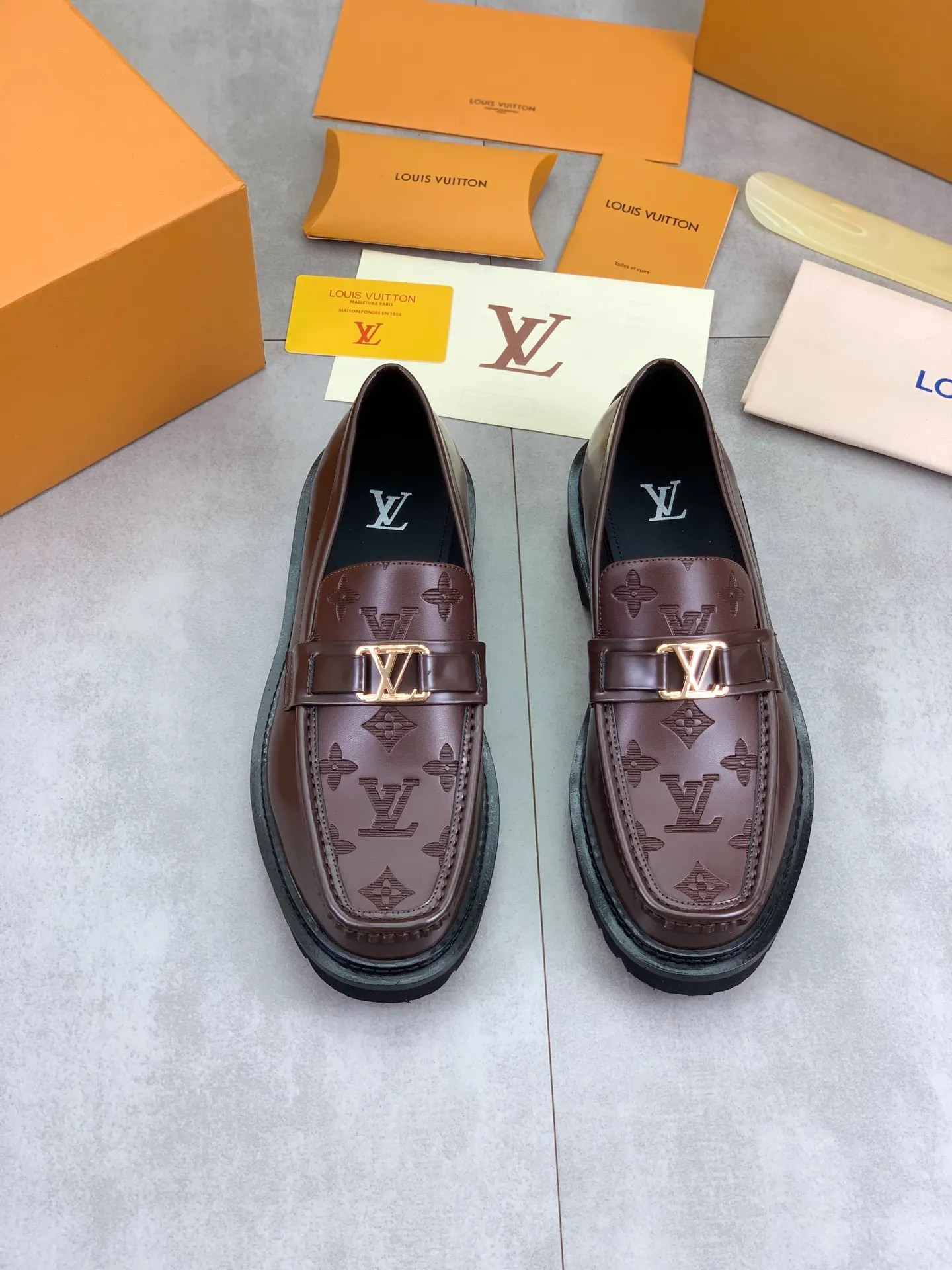 Factory price P820 💎💎💎LOUIS VUITTON [Louis Vuitton] - LV men's business casual leather shoes, luxurious and noble 👞All imported original cowhide, just to create a more comfortable wearing experience, upper: original high-end calfskin ➕Imported soft cowhide lining, original lightweight foam outsole ✔️ Color: 6️⃣colors available Size: 39-44 (38.45 46 can be customized (non-returnable)